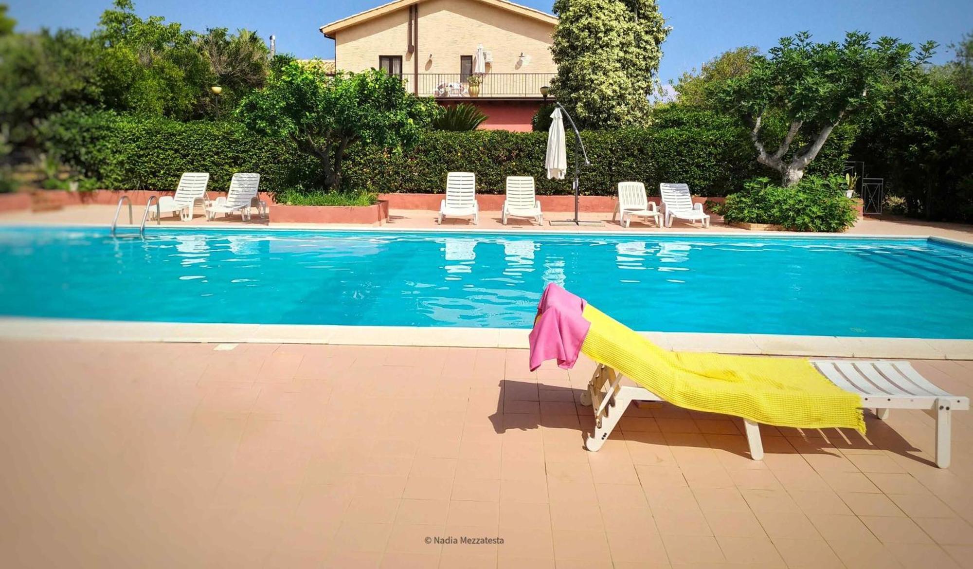 Il Casale Il Sole E La Margherita 캄포펠리체 디 로첼라 외부 사진